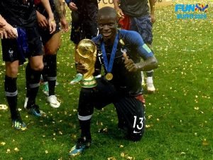 N'Golo Kante tái xuất mạnh mẽ cùng tuyển Pháp chuẩn bị chinh phục Euro 2024. Sự trở lại của tiền vệ ngôi sao này hứa hẹn sẽ tăng cường sức mạnh và hy vọng cho đội tuyển trong hành trình giành chức vô địch châu Âu.